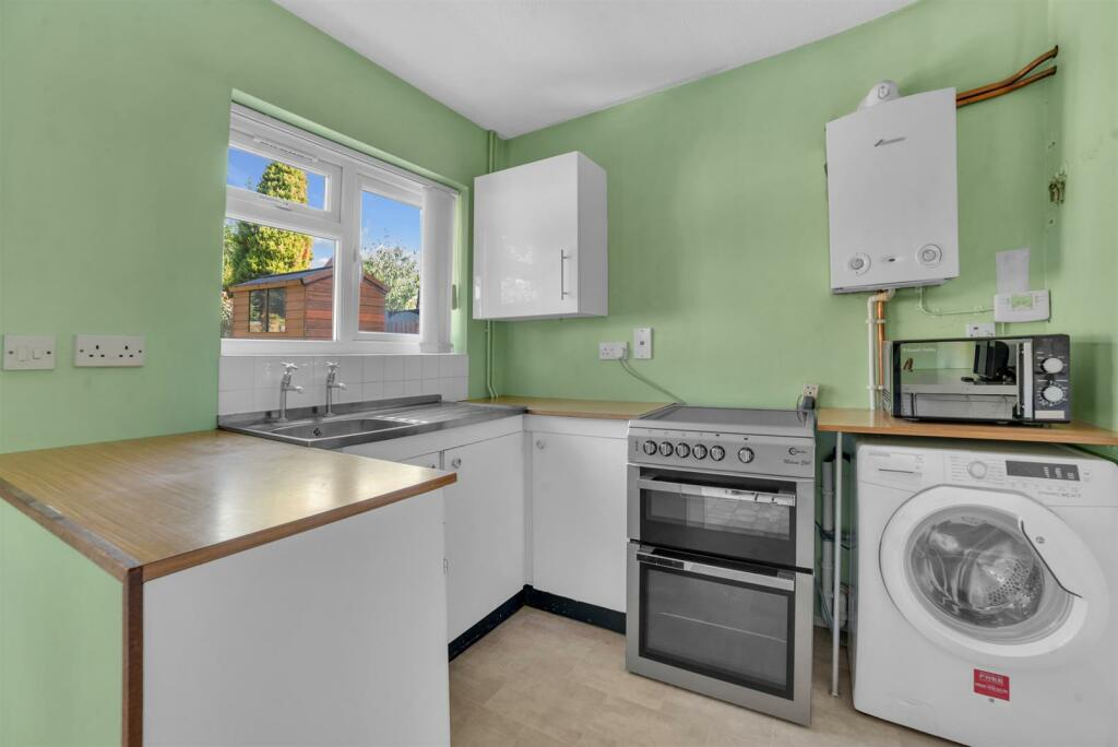 Kitchen/ Dining Room