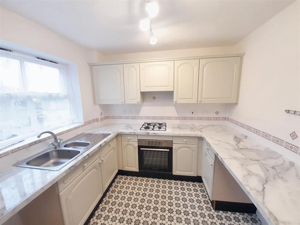 Kitchen (first-floor)