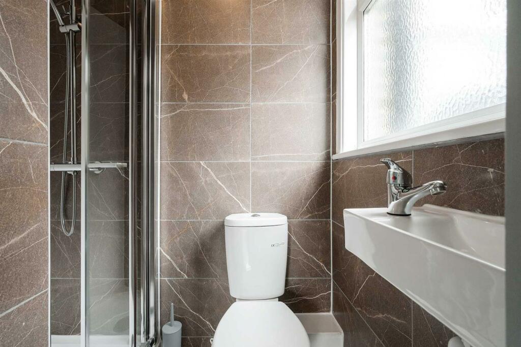 Flat 5, 23 Chestnut Avenue North-2.JPG