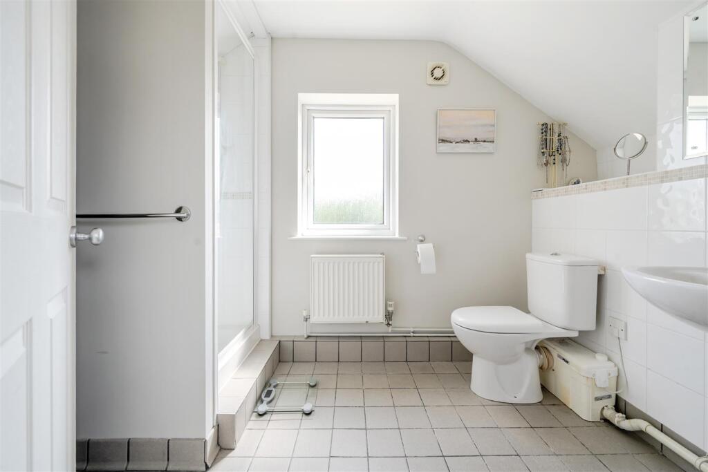 25 Bradden Road, Greens Norton (4).jpg