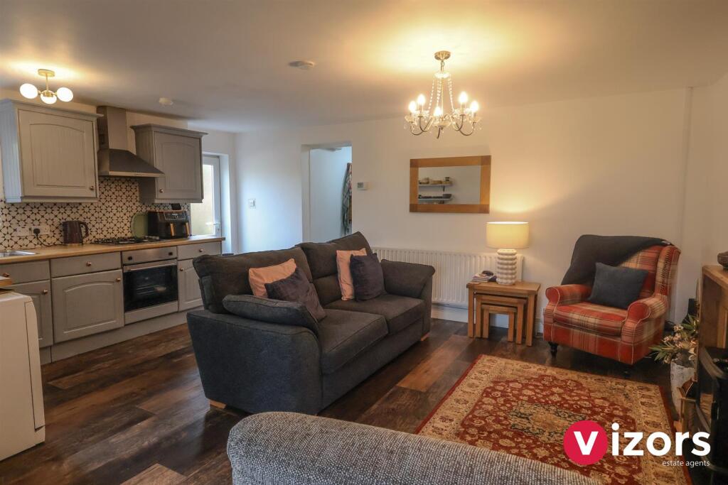 Open Plan Living Room/Kitchen