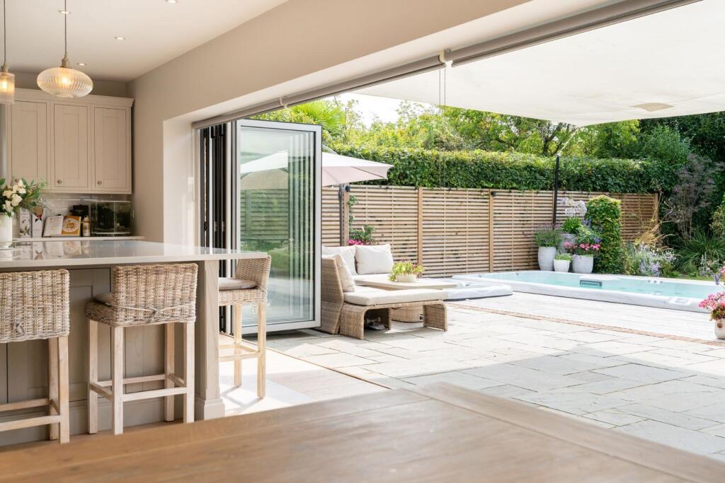 25-web-or-mls-CORNERCROFT  FINSHED EDITS-102.JPG