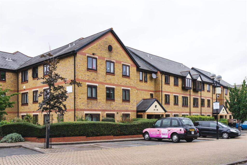 190 Riverside-24.jpg