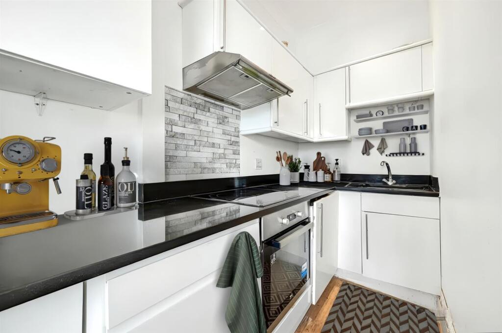 316agrove kitchen.jpg