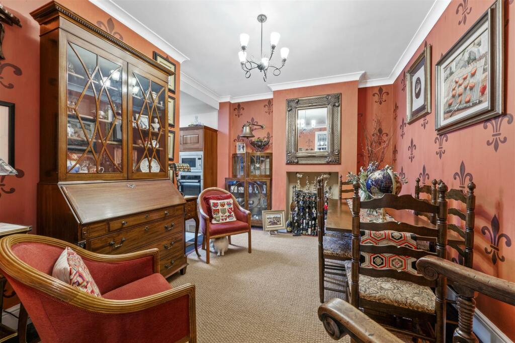 19 Delamere Road, 6.jpg