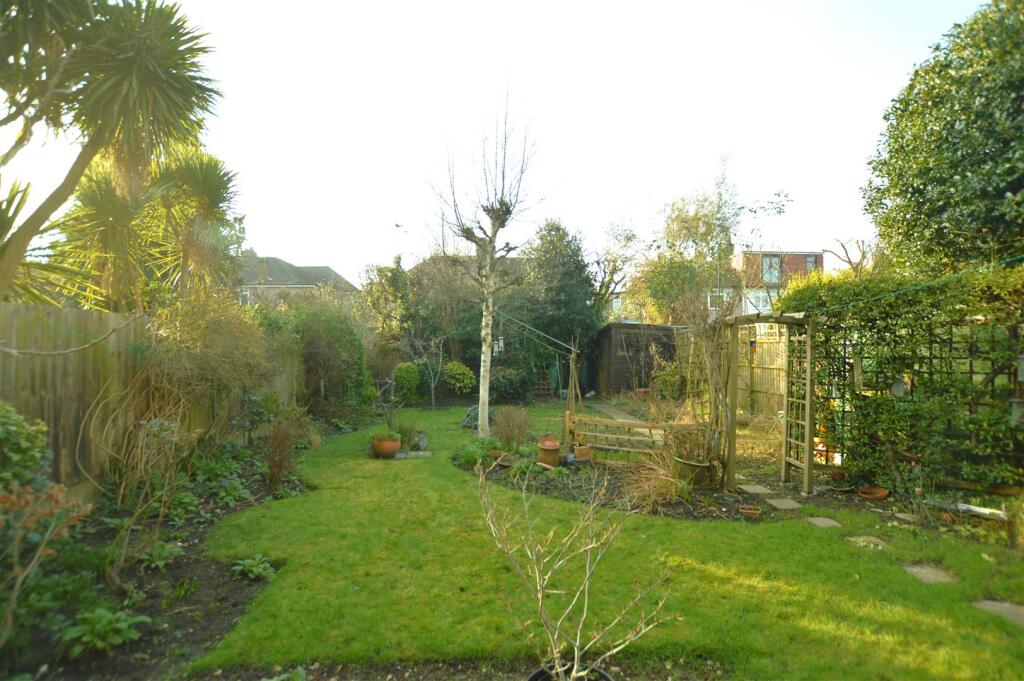 11 Bryanstone Avenue gdn.JPG