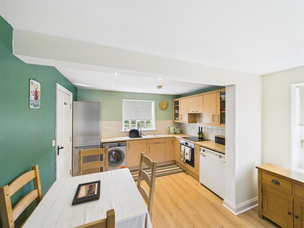 KITCHEN/ DINER