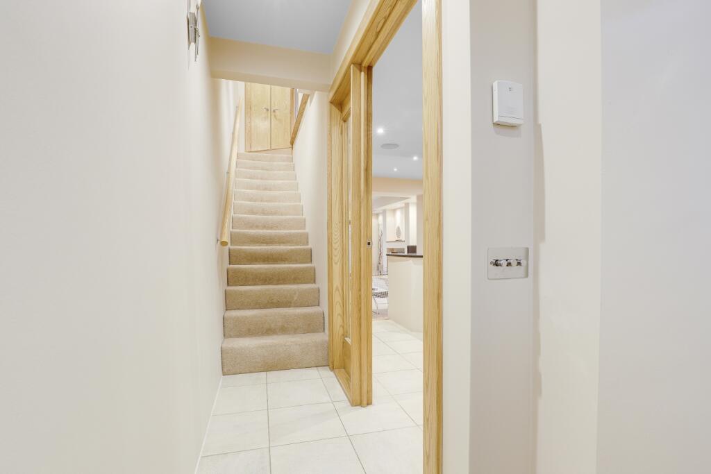 32 CASTLE B HARRY HIGH RES (29)