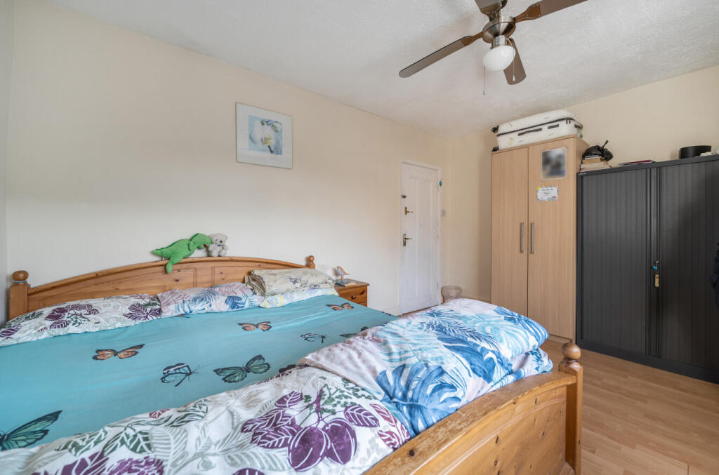 1389002-19-694000...