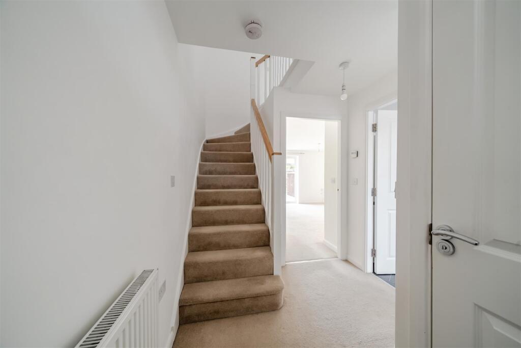 10 Isaac Close, Ashby