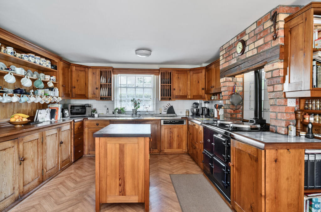 1295958-49-682877...