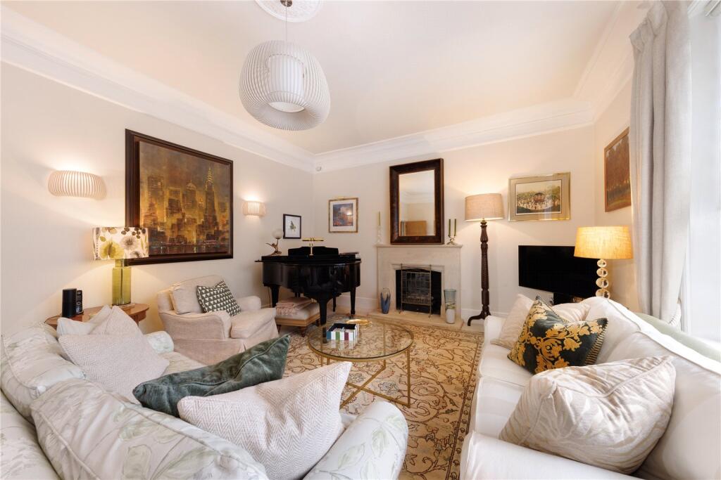 Sitting Room.