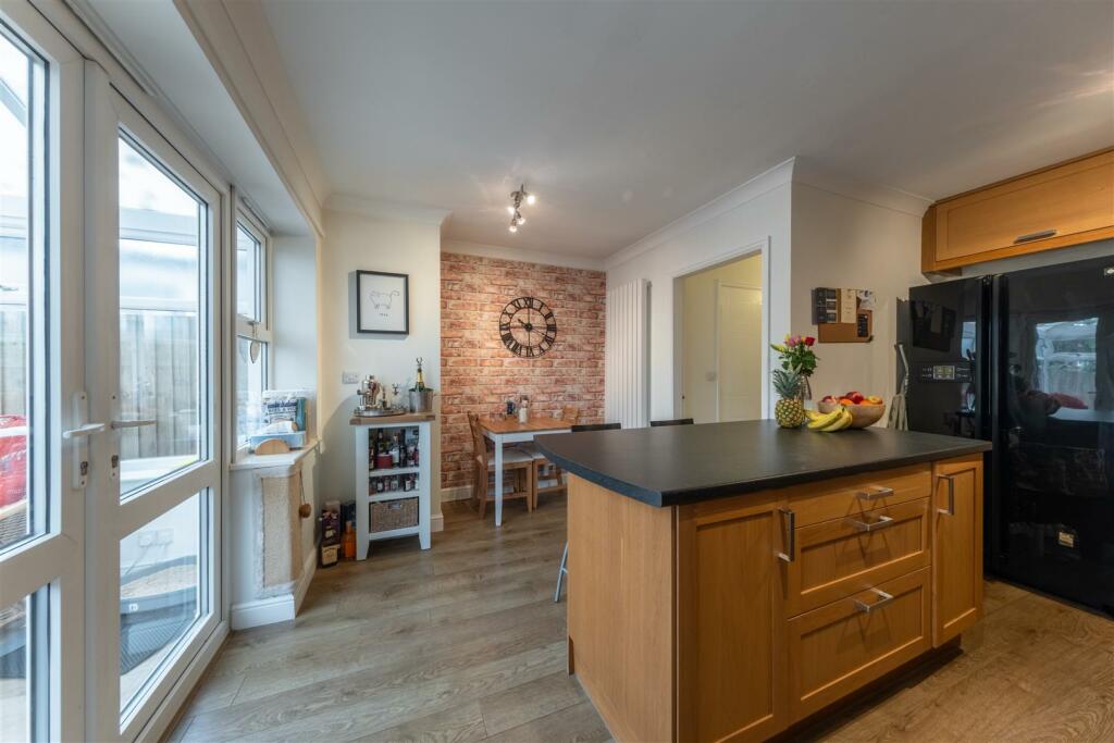27 Harthill Close-007.jpg