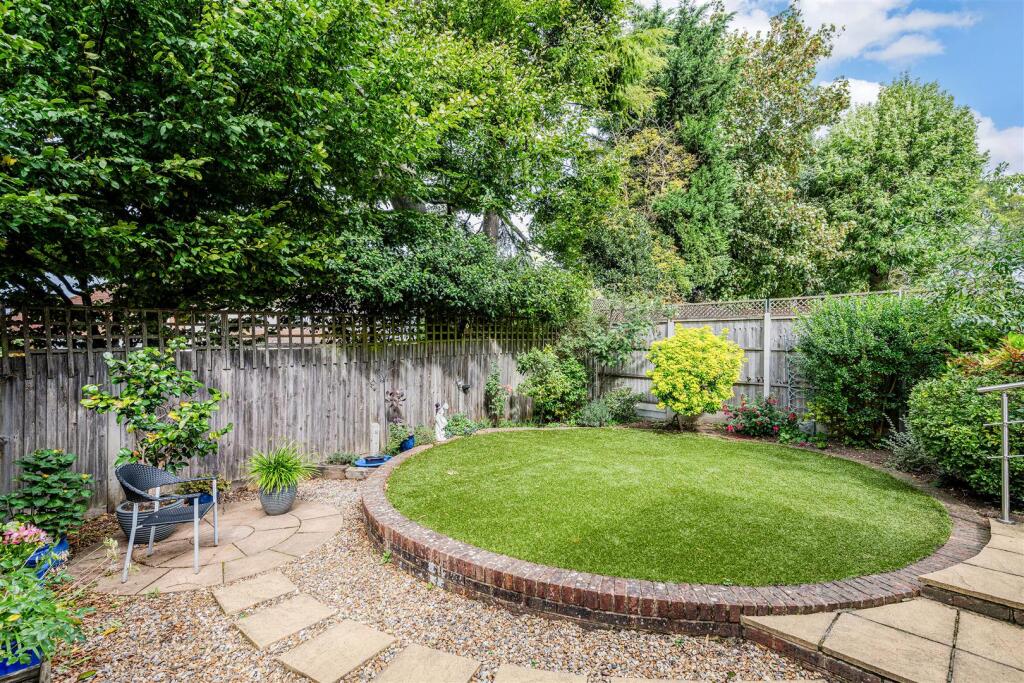 ROWAN CLOSE, 11 (2).jpg