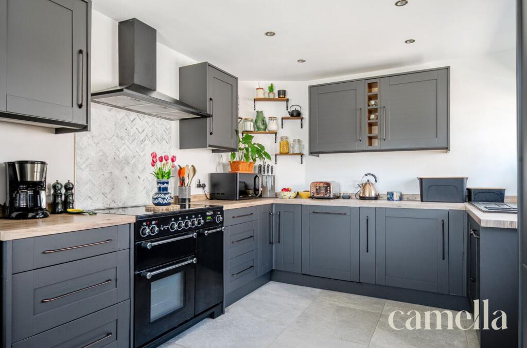 Kitchen / dining room