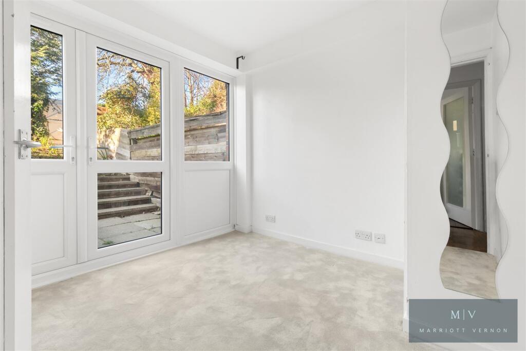 Brownlow Road 20 MV-1.jpg