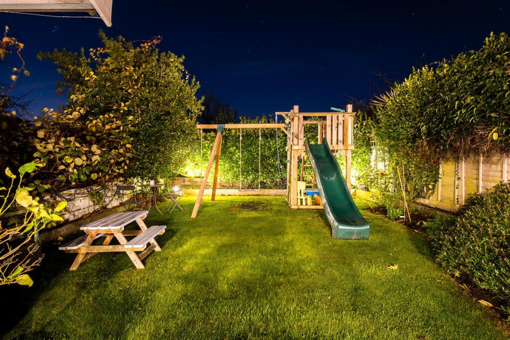 Night shot rear garden 6.jpg