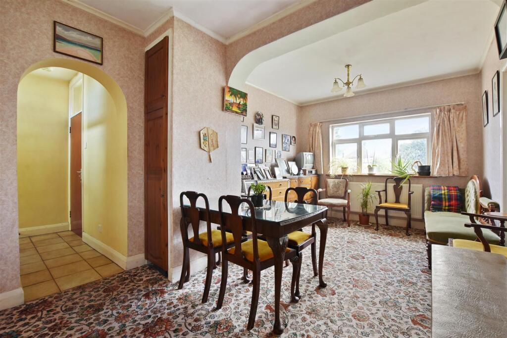 06-b218GCWT - 22 Jersey Ave - Diner -Original (6).