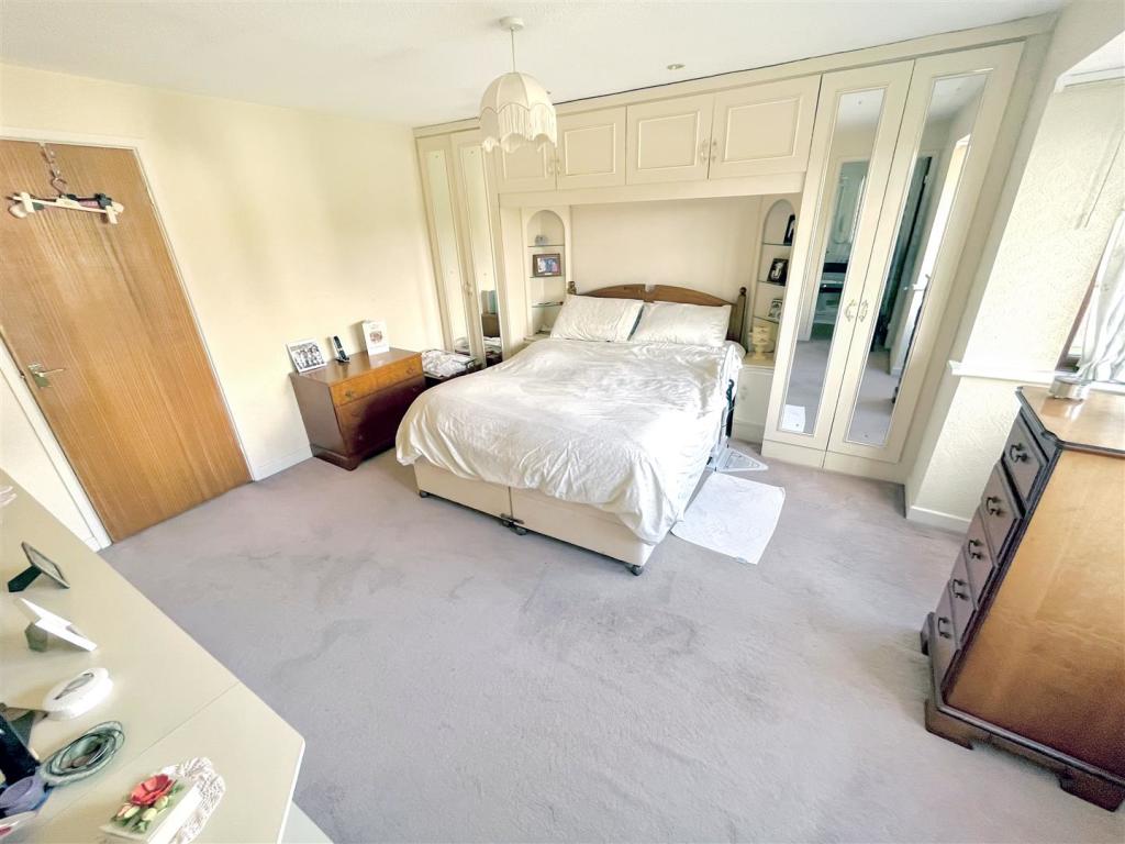 Bedroom 1 Aspect 3.jpg