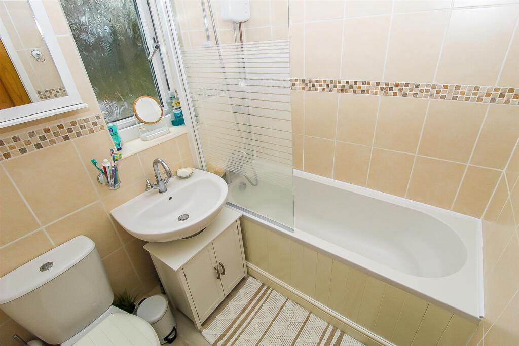 BATHROOM/W.C.