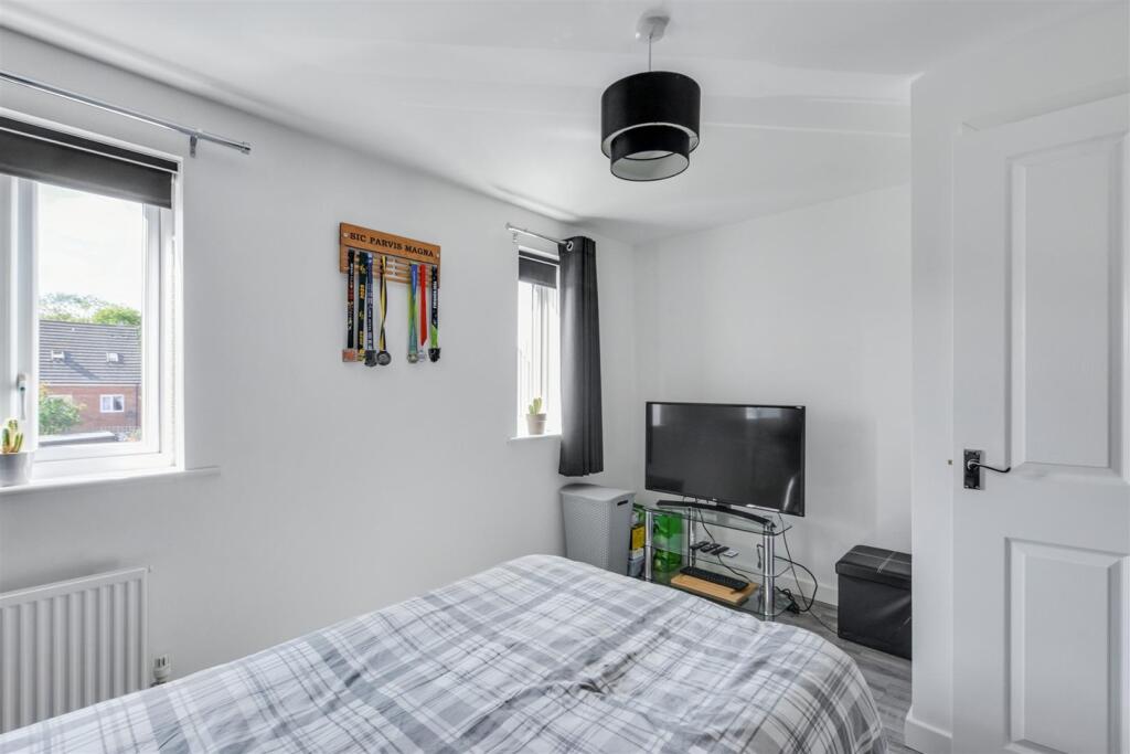 Bedroom 1_4.jpeg