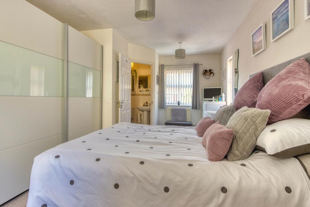 Ewemove Taunton - Venn Close (23)