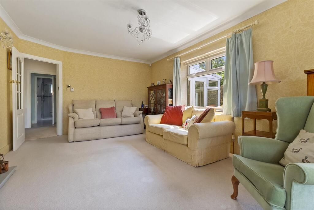 15 Foamcourt Waye_021.JPG