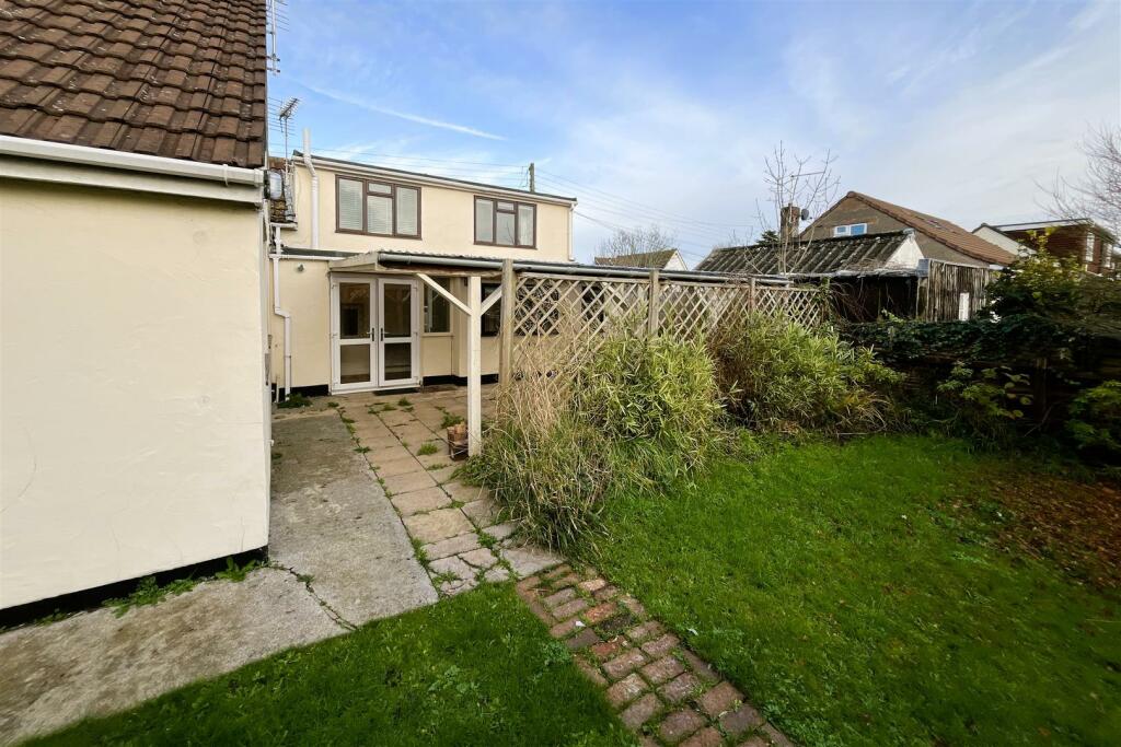 Chafra, The Commoy BS34 6AL | Freehold Detached Ho