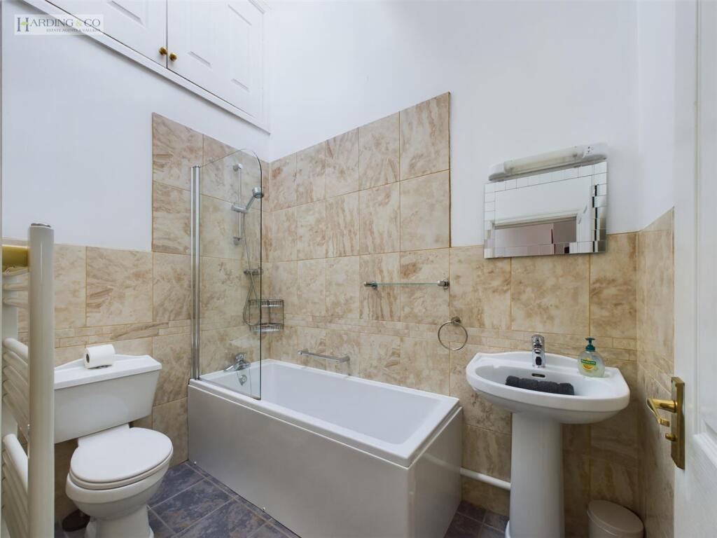 Bathroom.jpg