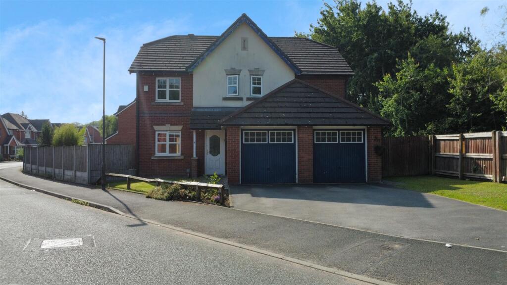 Delph Hollow Way To Let