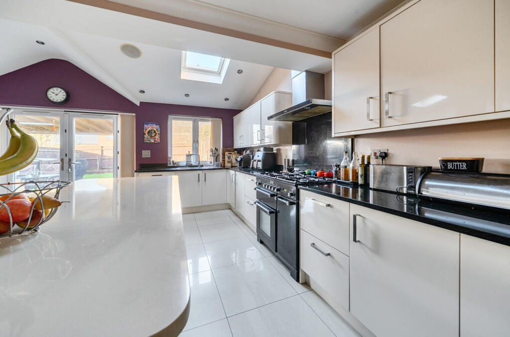 1396044-1-695e4bd...