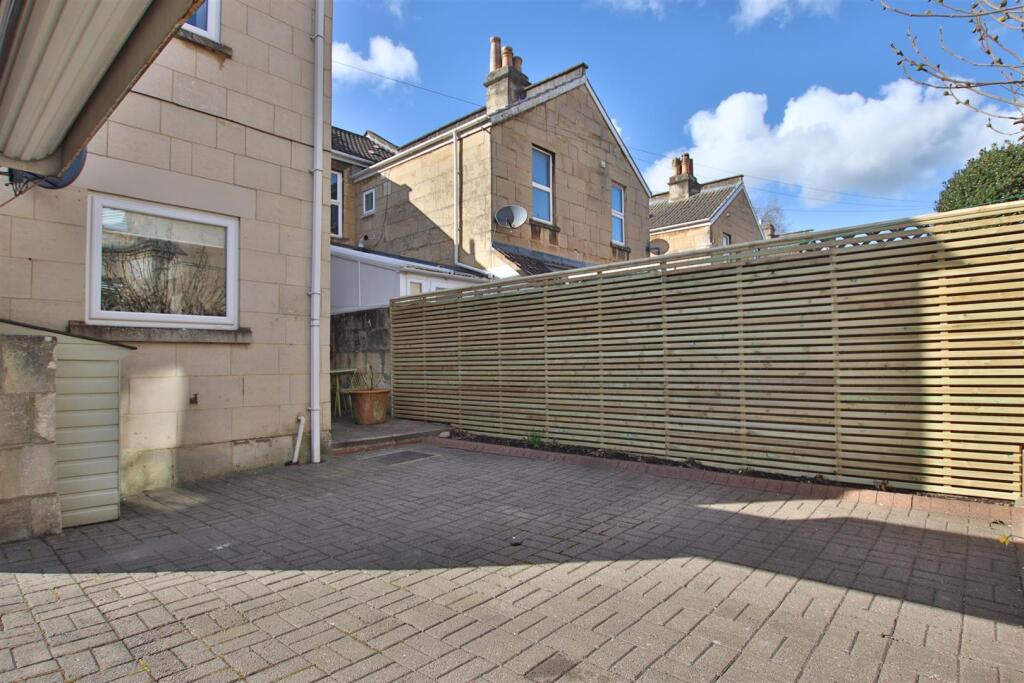 Parking or courtyard (2).JPG