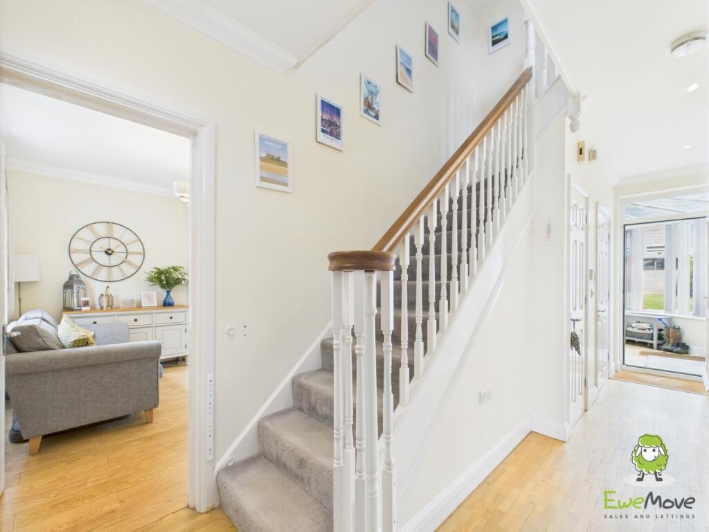 EweMove Basingstoke Estate Agents 17 Gaiger Avenue