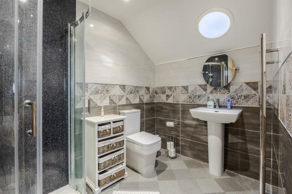 Bedroom One En Suite