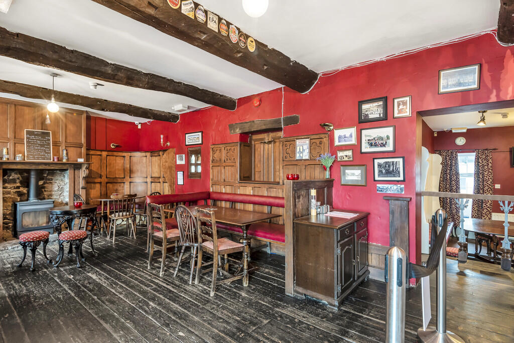 Main Bar/Dining A...