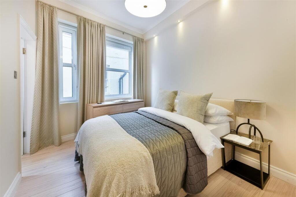Knightsbridge Luxury  Flat 30, Wellington Court (6).jpg