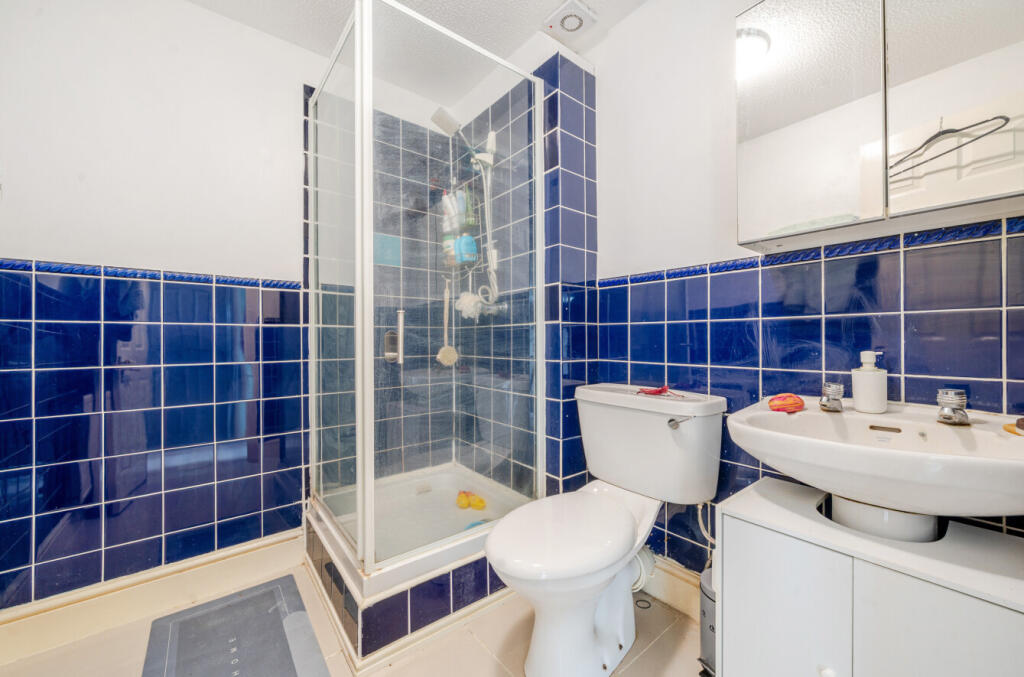 1329978-5-688383d...