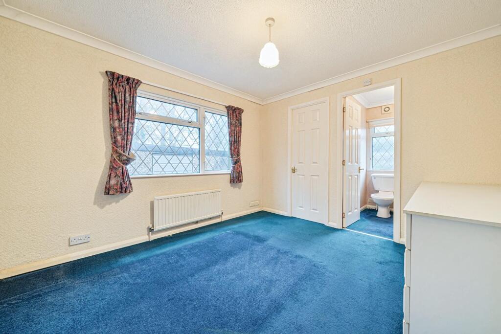MASTER BEDROOM.jpg