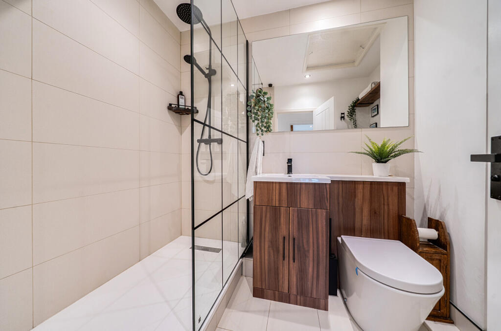 1383097-3-6925b9d...