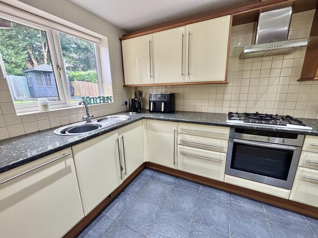 Kitchen / Breakfast Room