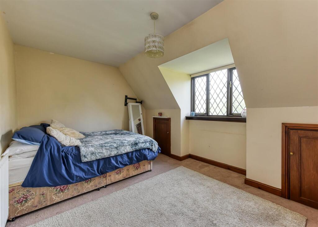The Wendy House-Bedroom 2.jpg