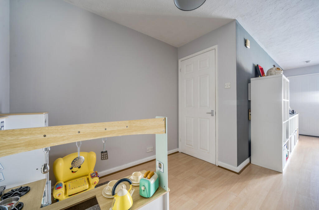 1349440-6-68c2ad8...