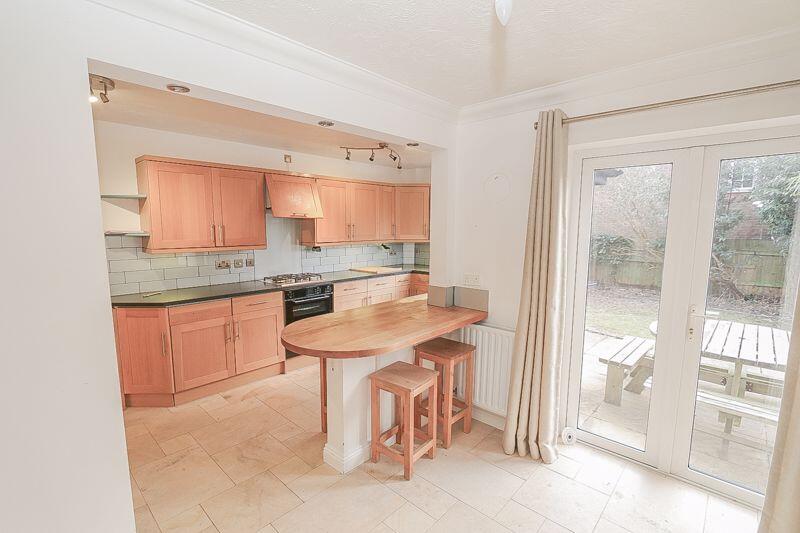 Kitchen/ Breakfast Room