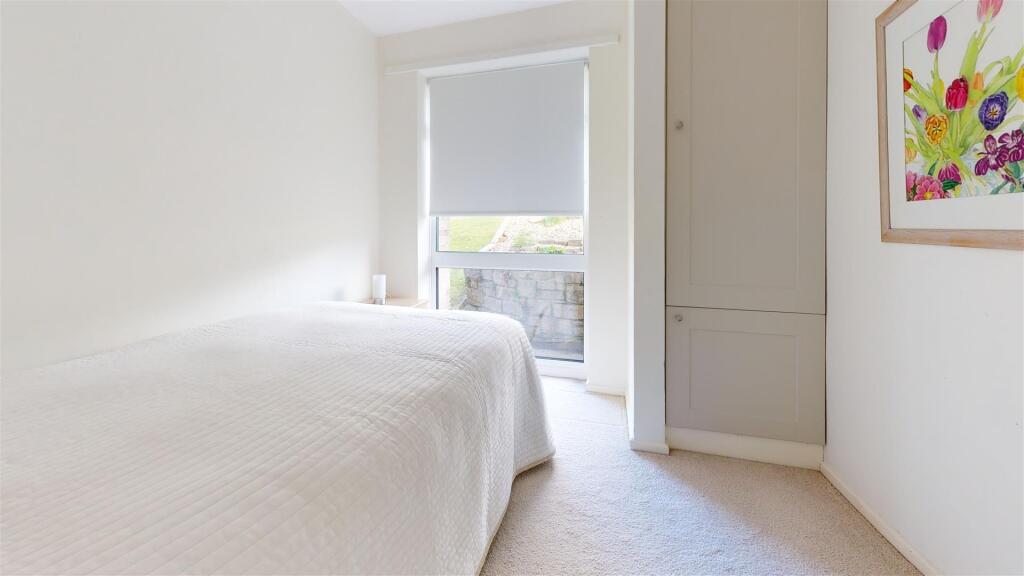 Bedroom (32).jpg