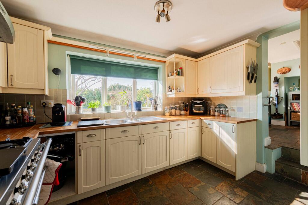 Kitchen (1)