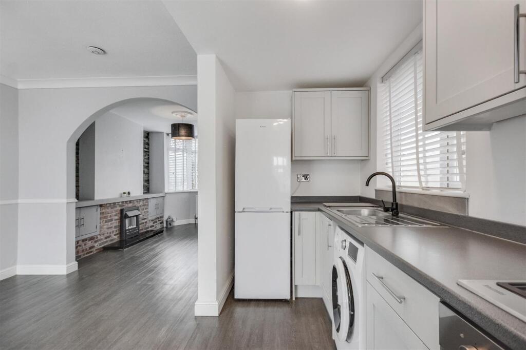 Kitchen_2.jpeg