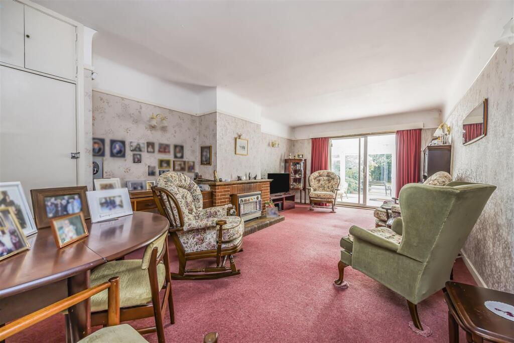 134 Wych Lane, Gosport-PorticoMarketing-SoldBy-12.