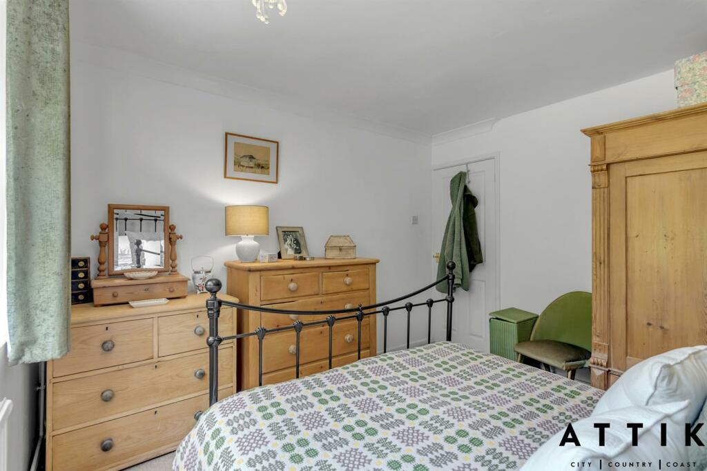 10 Valley Close, Holton IP19 8NF (13).jpg
