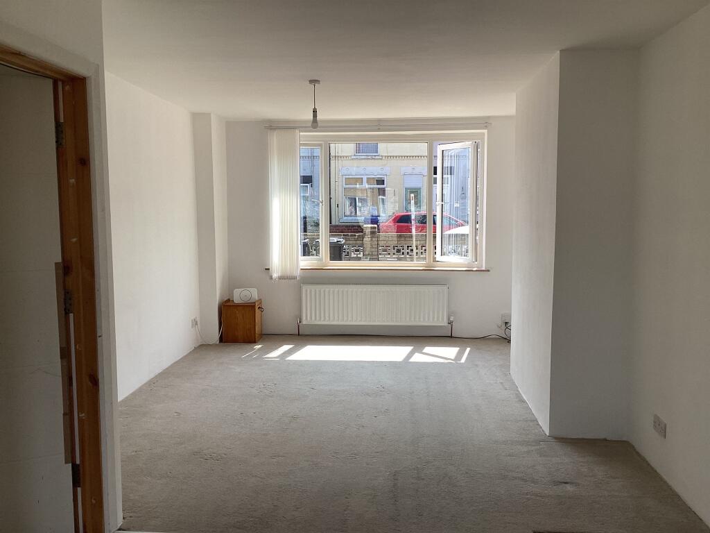 Lounge/ Dining Area