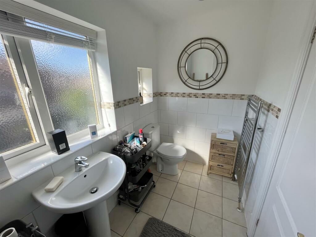 Bathroom Aspect 2.jpg